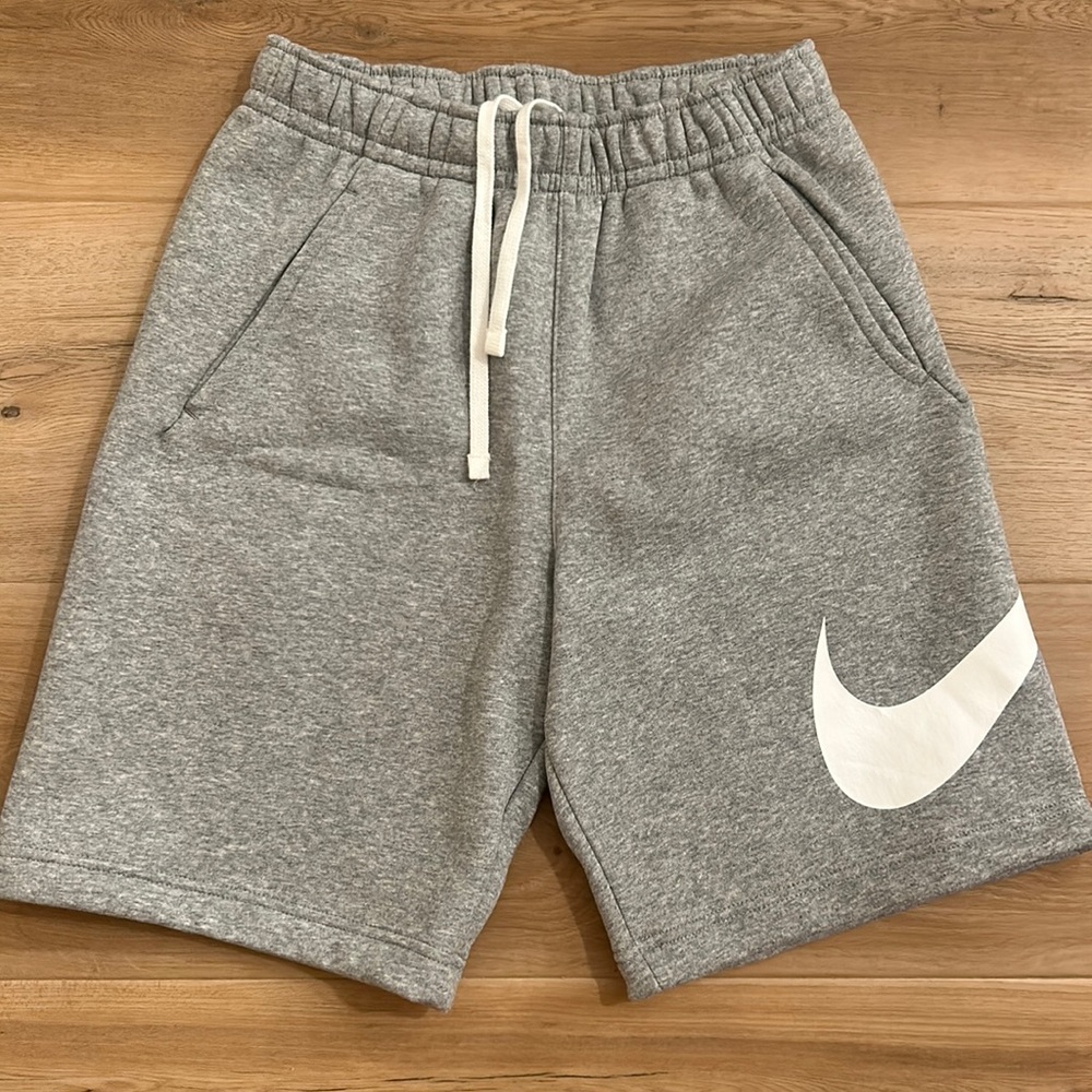 Men’s size extra small new without tags gray sweat shorts